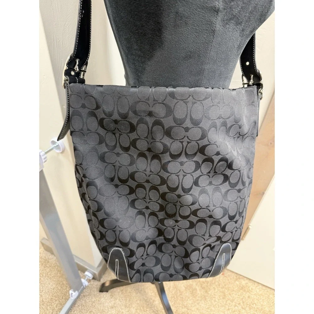 Coach Vintage Signature Monogram C Canvas Hobo/Bucket Bag 02' 6076 Black Y2K